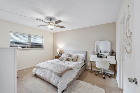 Condo in Fort Lauderdale, Florida, 2 bedrooms  № 1096390 - photo 8