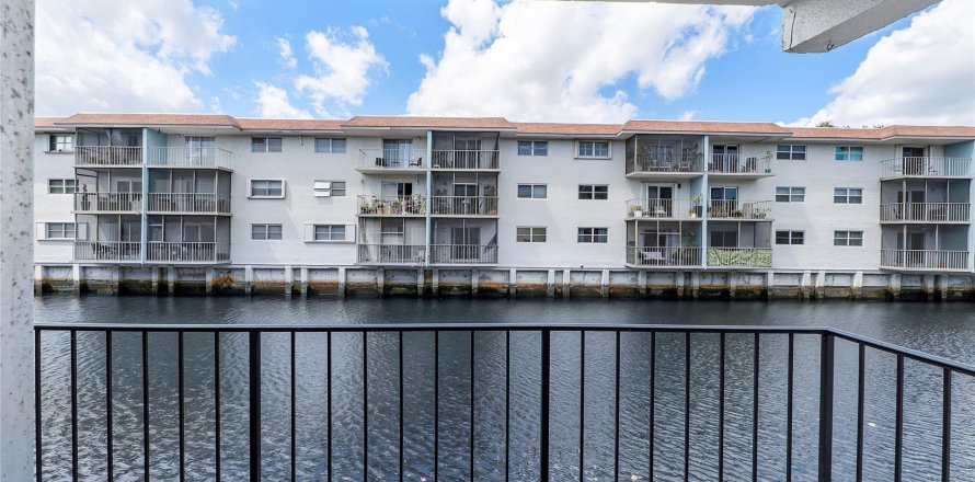 Condo in Fort Lauderdale, Florida, 2 bedrooms  № 1096390