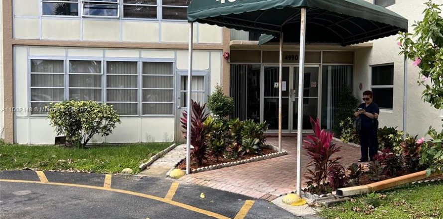 Condo in Tamarac, Florida, 1 bedroom  № 1220713