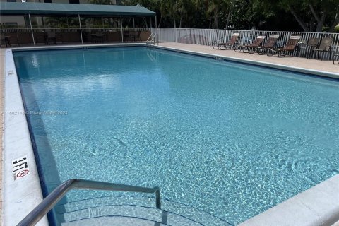 Condo in Tamarac, Florida, 1 bedroom  № 1220713 - photo 12