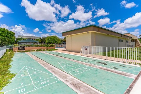 Condo in Tamarac, Florida, 1 bedroom  № 1220713 - photo 14