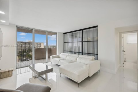 Copropriété à vendre à Pompano Beach, Floride: 2 chambres, 84.63 m2 № 1220663 - photo 7