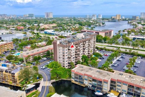 Condo in Pompano Beach, Florida, 2 bedrooms  № 1220663 - photo 21