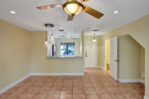 Townhouse in Pembroke Pines, Florida 2 bedrooms, 103.49 sq.m. № 1102234 - photo 24