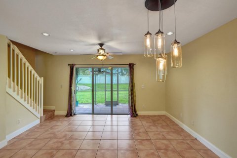 Townhouse in Pembroke Pines, Florida 2 bedrooms, 103.49 sq.m. № 1102234 - photo 27