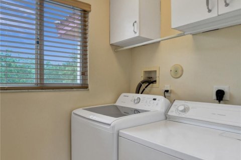 Townhouse in Pembroke Pines, Florida 2 bedrooms, 103.49 sq.m. № 1102234 - photo 13