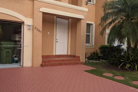 Casa en alquiler en Pembroke Pines, Florida, 3 dormitorios, 142.7 m2 № 1399003 - foto 1