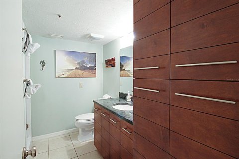 Condominio en alquiler en Sarasota, Florida, 2 dormitorios, 89.09 m2 № 930808 - foto 24