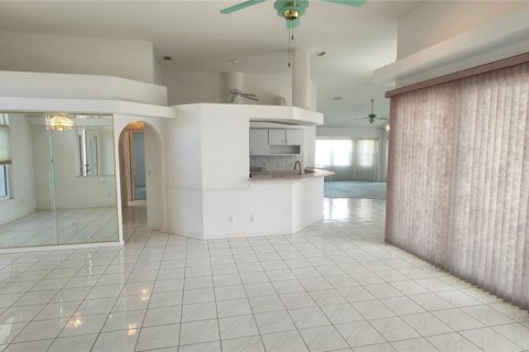 Villa ou maison à vendre à Punta Gorda, Floride: 3 chambres, 214.23 m2 № 411910 - photo 5