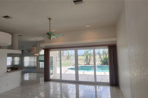 Villa ou maison à vendre à Punta Gorda, Floride: 3 chambres, 214.23 m2 № 411910 - photo 9