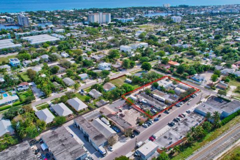 Propiedad comercial en venta en Delray Beach, Florida № 909918 - foto 8