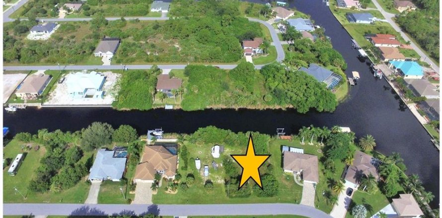 Terreno en Port Charlotte, Florida № 946930