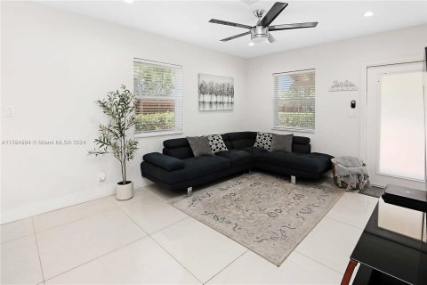 Casa en venta en Fort Lauderdale, Florida, 3 dormitorios, 99.87 m2 № 1188000 - foto 14