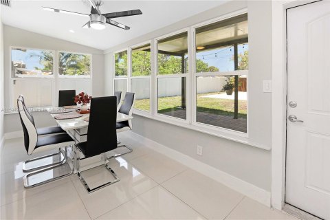 House in Fort Lauderdale, Florida 3 bedrooms, 99.87 sq.m. № 1188000 - photo 12