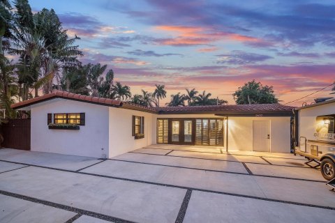 Casa en venta en Fort Lauderdale, Florida, 3 dormitorios, 174.28 m2 № 1177423 - foto 1