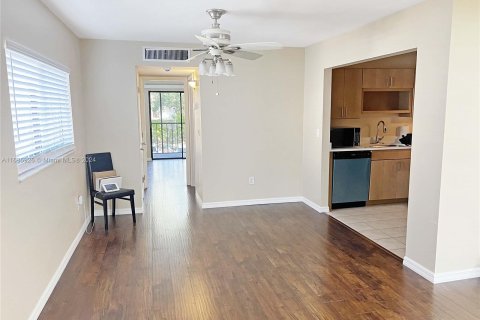 Condo in Tampa, Florida, 1 bedroom  № 1427369 - photo 3