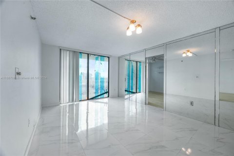 Condo in Sunny Isles Beach, Florida, 2 bedrooms  № 1427518 - photo 5