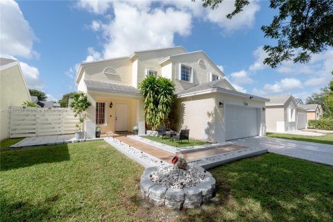 House in Miami, Florida 3 bedrooms, 155.05 sq.m. № 1427464 - photo 22