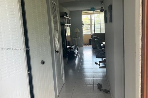 Copropriété à vendre à Sunrise, Floride: 2 chambres, 78.97 m2 № 1180676 - photo 2