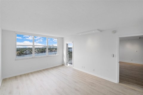 Condo in Fort Lauderdale, Florida, 2 bedrooms  № 981901 - photo 5