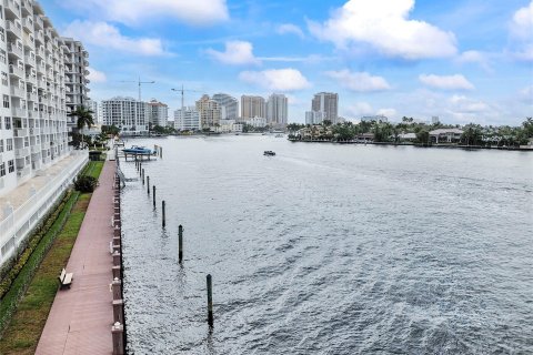 Copropriété à vendre à Fort Lauderdale, Floride: 2 chambres, 123.56 m2 № 981901 - photo 14