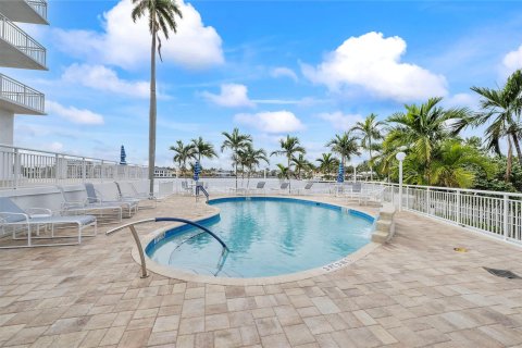 Condo in Fort Lauderdale, Florida, 2 bedrooms  № 981901 - photo 8