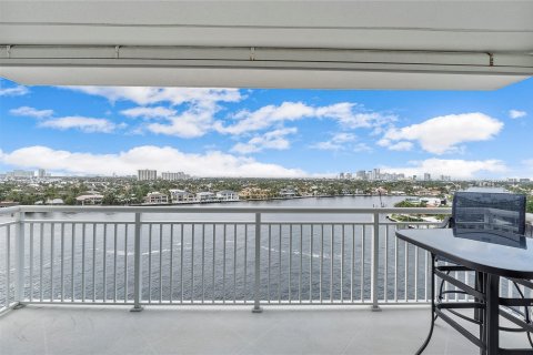 Condo in Fort Lauderdale, Florida, 2 bedrooms  № 981901 - photo 11