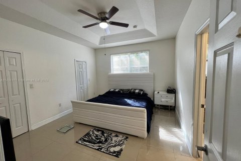 Townhouse in Doral, Florida 3 bedrooms, 142.23 sq.m. № 652333 - photo 20