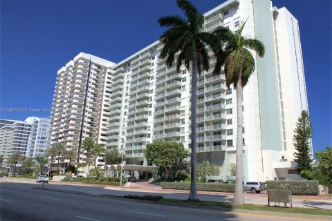 Condominio en venta en Miami Beach, Florida, 1 dormitorio, 76.55 m2 № 1228922 - foto 4