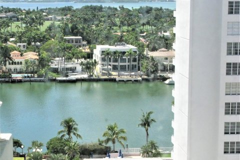 Condominio en venta en Miami Beach, Florida, 1 dormitorio, 76.55 m2 № 1228922 - foto 1