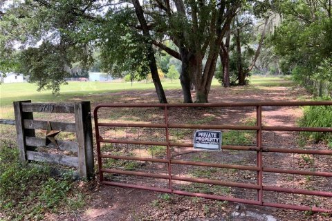 Terreno en venta en Zephyrhills, Florida № 1199175 - foto 2