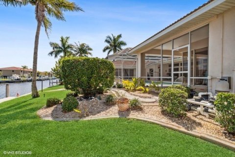 Casa en venta en Punta Gorda, Florida, 3 dormitorios, 334.26 m2 № 6189 - foto 8