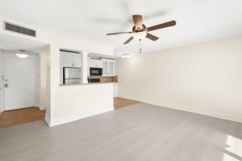 Condominio en venta en Tamarac, Florida, 1 dormitorio, 63.17 m2 № 1104482 - foto 23