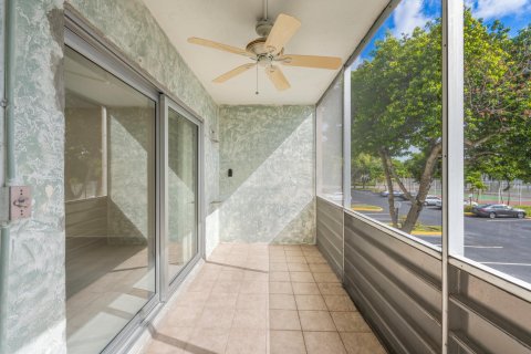 Condominio en venta en Tamarac, Florida, 1 dormitorio, 63.17 m2 № 1104482 - foto 8