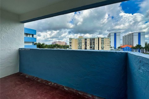 Copropriété à vendre à Miami, Floride: 2 chambres, 81.94 m2 № 1234028 - photo 28