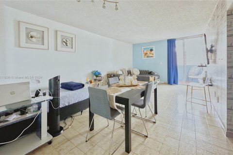 Купить кондоминиум в Майами, Флорида 2 спальни, 81.94м2, № 1234028 - фото 7