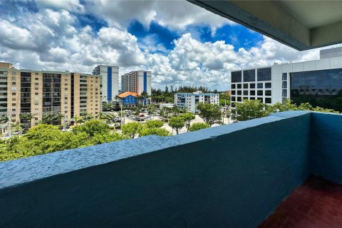 Condo in Miami, Florida, 2 bedrooms  № 1234028 - photo 22