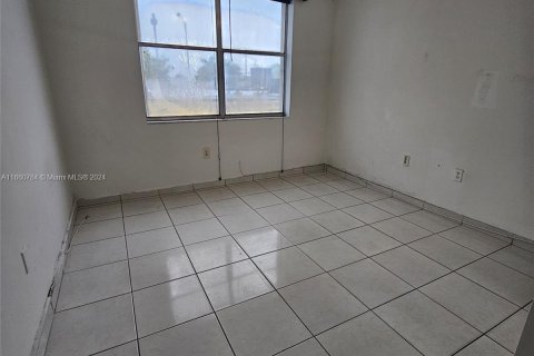 Touwnhouse à vendre à Hialeah, Floride: 3 chambres, 141.95 m2 № 1367189 - photo 30