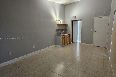 Townhouse in Hialeah, Florida 3 bedrooms, 141.95 sq.m. № 1367189 - photo 4