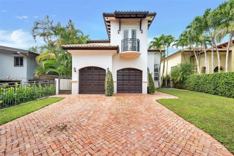 House in Miami, Florida 4 bedrooms, 288 sq.m. № 1367237 - photo 9