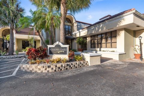 Condo in Fort Lauderdale, Florida, 2 bedrooms  № 1101994 - photo 27