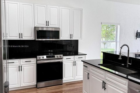 Casa en venta en Coral Springs, Florida, 4 dormitorios, 273.13 m2 № 1175596 - foto 8