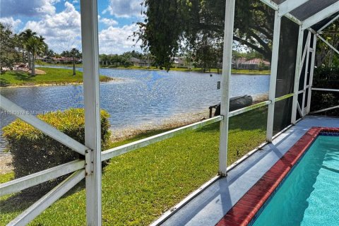 Купить виллу или дом в Корал-Спрингс, Флорида 4 спальни, 273.13м2, № 1175596 - фото 4