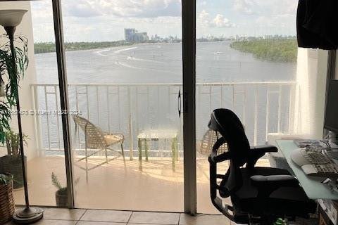 Copropriété à vendre à Sunny Isles Beach, Floride: 1 chambre, 70.79 m2 № 1382063 - photo 13