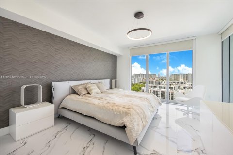 Condo in Sunny Isles Beach, Florida, 3 bedrooms  № 1382059 - photo 13