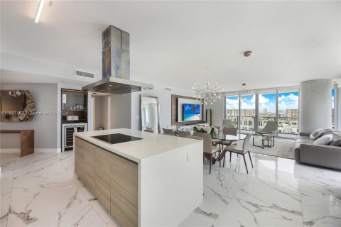 Condo in Sunny Isles Beach, Florida, 3 bedrooms  № 1382059 - photo 6