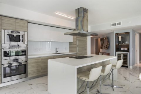 Condo in Sunny Isles Beach, Florida, 3 bedrooms  № 1382059 - photo 9