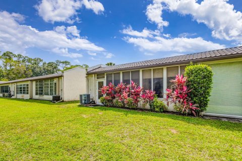 House in West Palm Beach, Florida 2 bedrooms, 96.25 sq.m. № 1098937 - photo 11