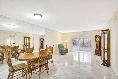 Villa ou maison à vendre à West Palm Beach, Floride: 2 chambres, 96.25 m2 № 1098937 - photo 30