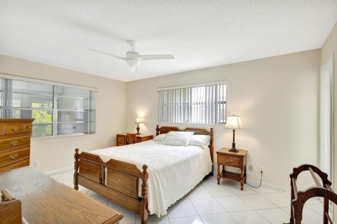 Купить виллу или дом в Уэст-Палм-Бич, Флорида 2 спальни, 96.25м2, № 1098937 - фото 25
